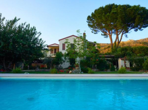 Vida Locrese con piscina salata Gerace